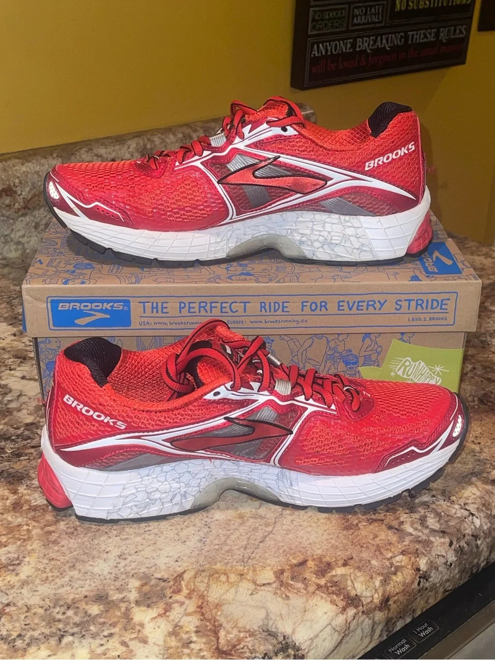 Brooks Ravenna 5 Men’s Vibrant Red Athletic Running Shoes